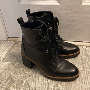 Lace up Naturlizer Boots. Worn twice.